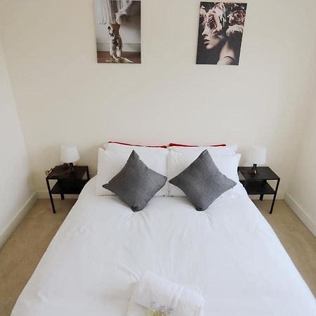 Appartement Easytravel Luxury Nec/Airport 3 Beds House à Birmingham Extérieur photo